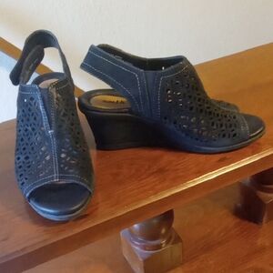 Earth Spirit Black Wedge Sandals